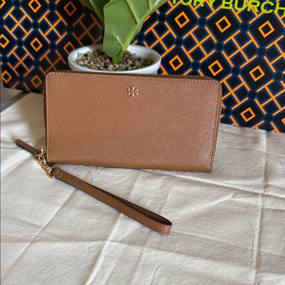 Tory Burch Brown Wristlet Wallet